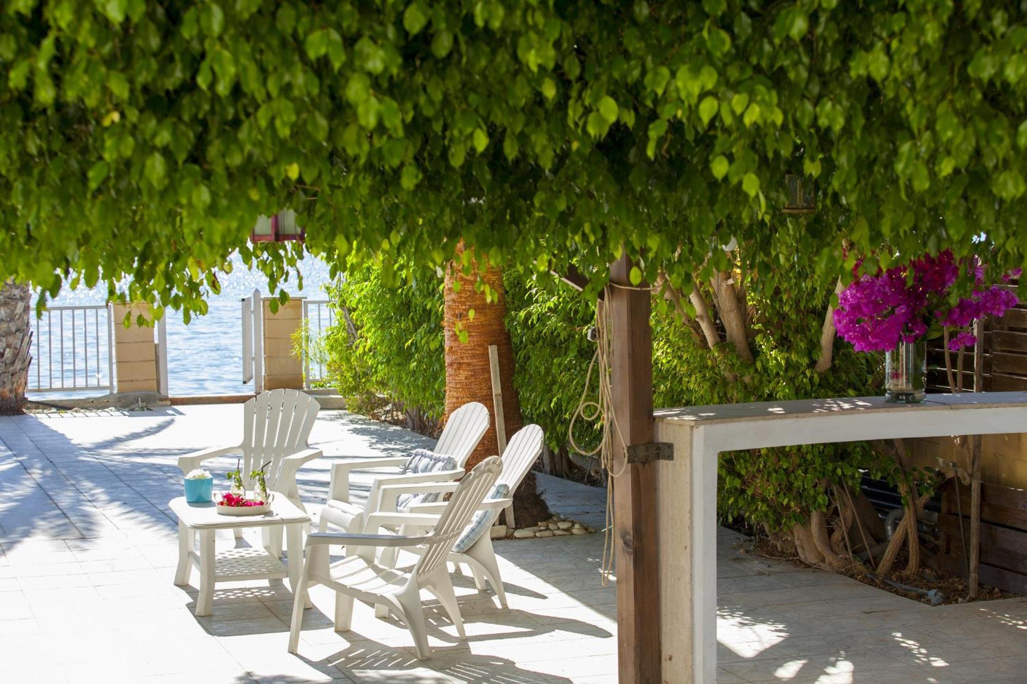 Meneou Beachfront Villa Sunset Perivolia Exterior photo