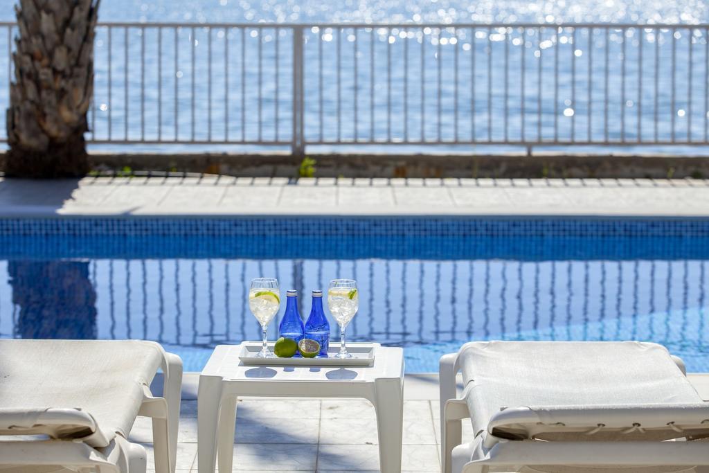 Meneou Beachfront Villa Sunset Perivolia Room photo