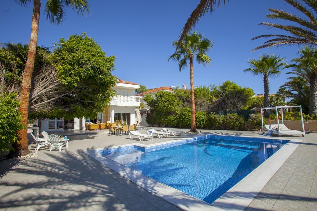 Meneou Beachfront Villa Sunset Perivolia Room photo
