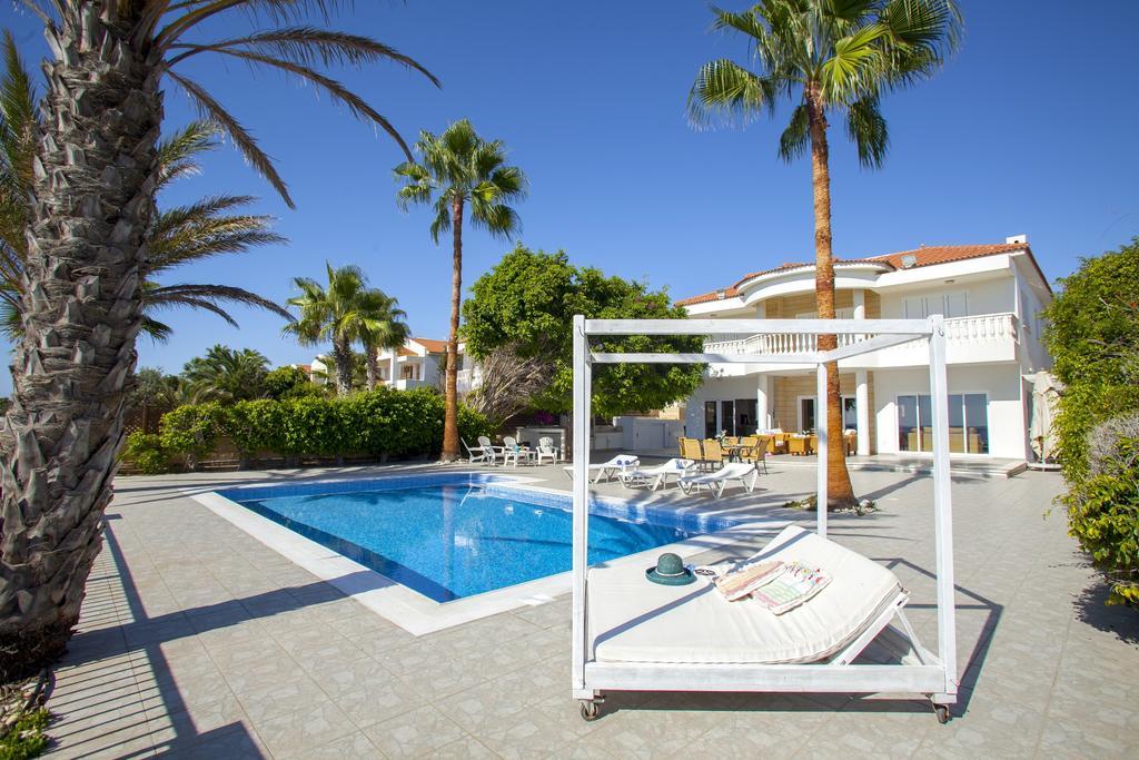 Meneou Beachfront Villa Sunset Perivolia Exterior photo